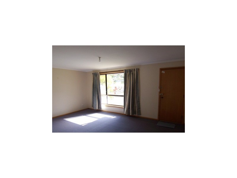 2/38 Parklands Parade, Newnham TAS 7248