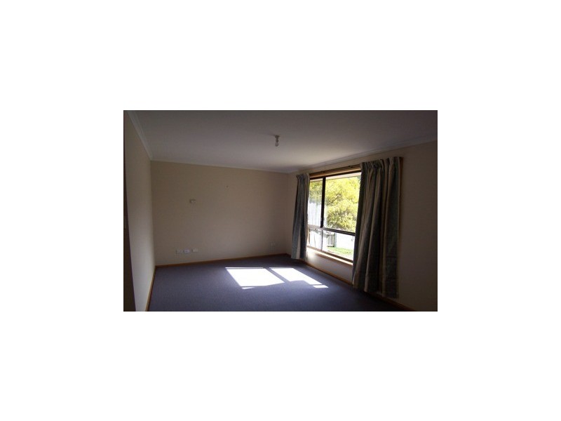 2/38 Parklands Parade, Newnham TAS 7248