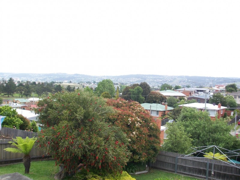 32 Paringa Avenue, Newnham TAS 7248