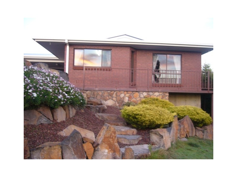 11 Lakeview Court, Blackstone Heights TAS 7250