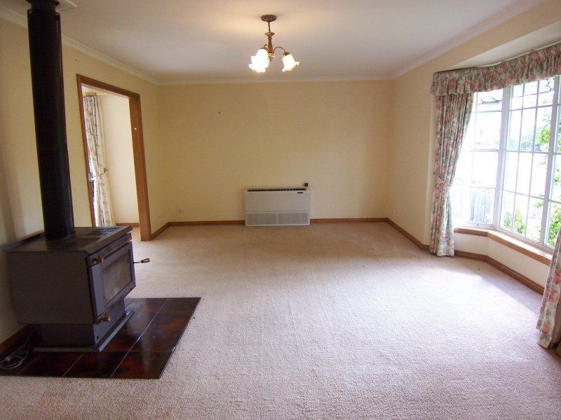 31 Parklands Parade, Newnham TAS 7248