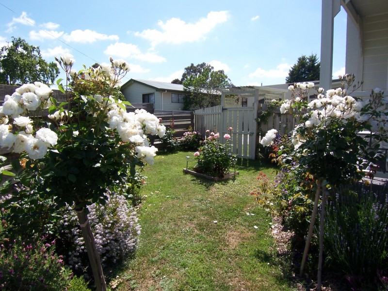 2 Dillon Place, Ravenswood TAS 7250