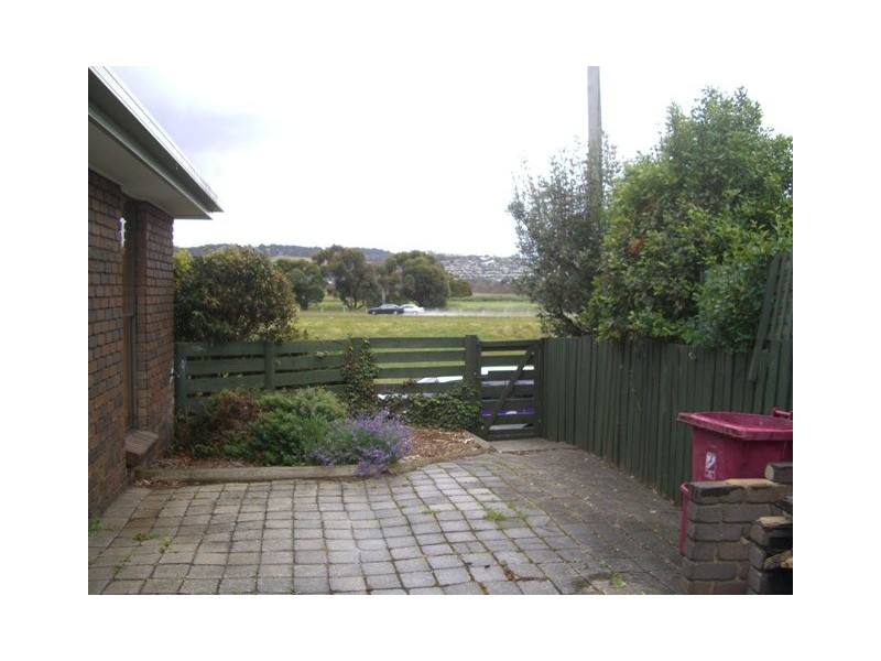 2/18 Roslyn Road, Invermay TAS 7248