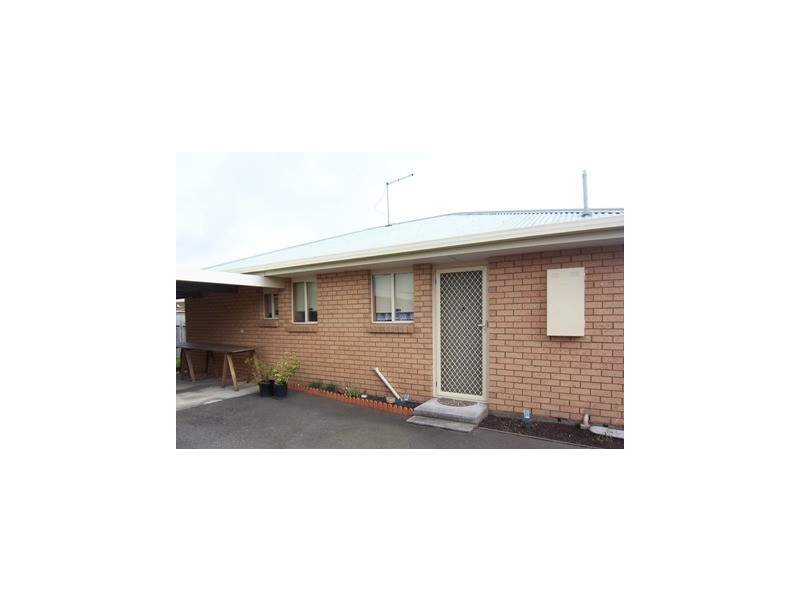 2/3 Foch Street, Mowbray TAS 7248