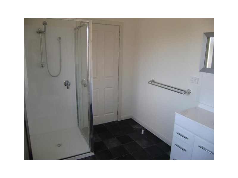 2/218 Invermay Road, Invermay TAS 7248