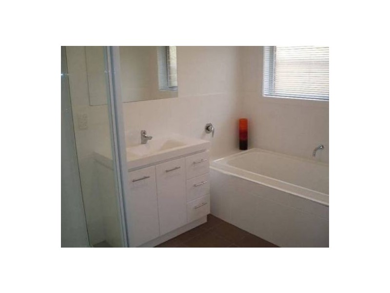 2/20 Pearce Street, Summerhill TAS 7250