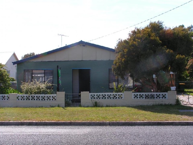 12 Mainwaring Street, Beauty Point TAS 7270