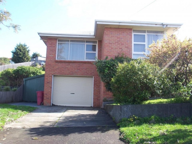 21 Bill Grove, Mowbray TAS 7248