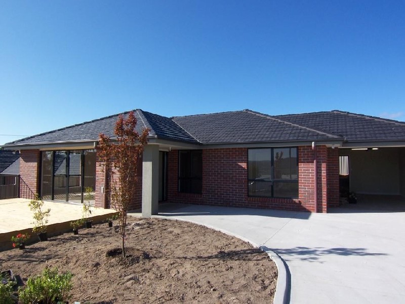 2/1 Bronte Court, Riverside TAS 7250