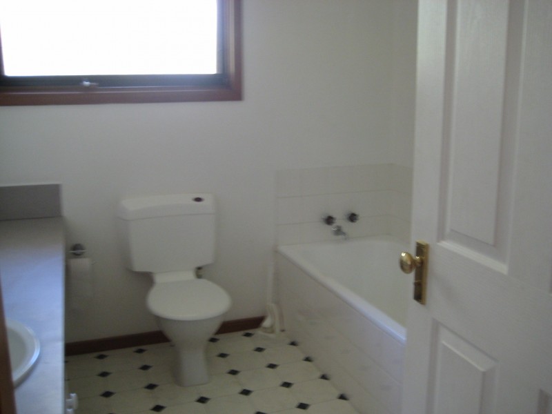 2 Ainslie Grove, South Launceston TAS 7249