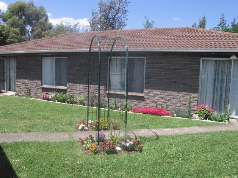 4c Parklands Parade, Newnham TAS 7248