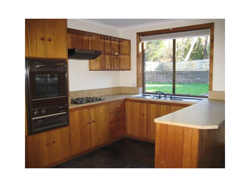 Summerhill TAS 7250