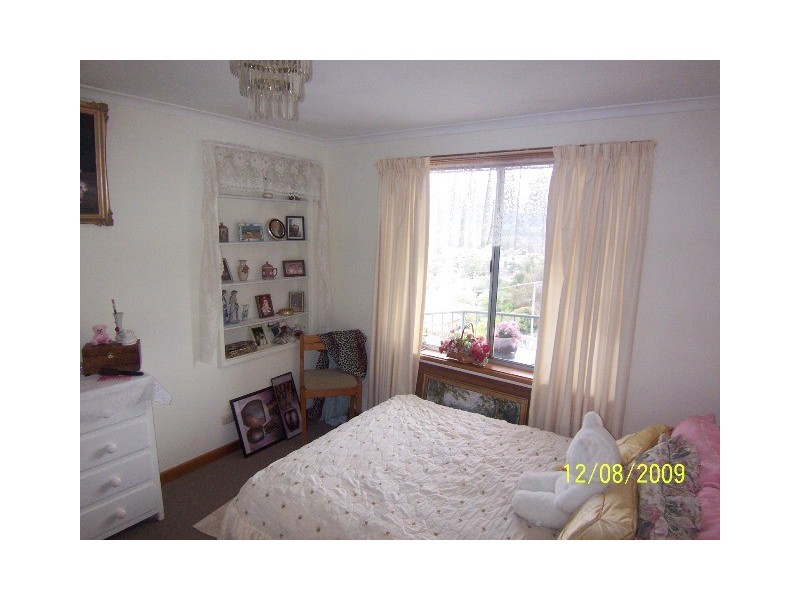 Newstead TAS 7250