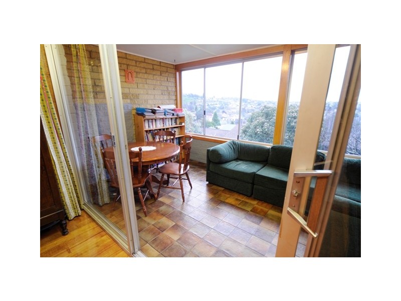 Newstead TAS 7250