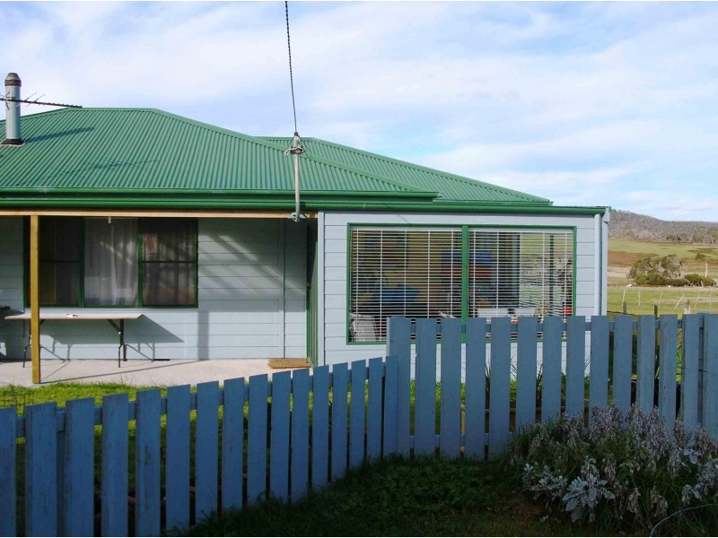 1642 Palana Road, Flinders Island TAS 7255