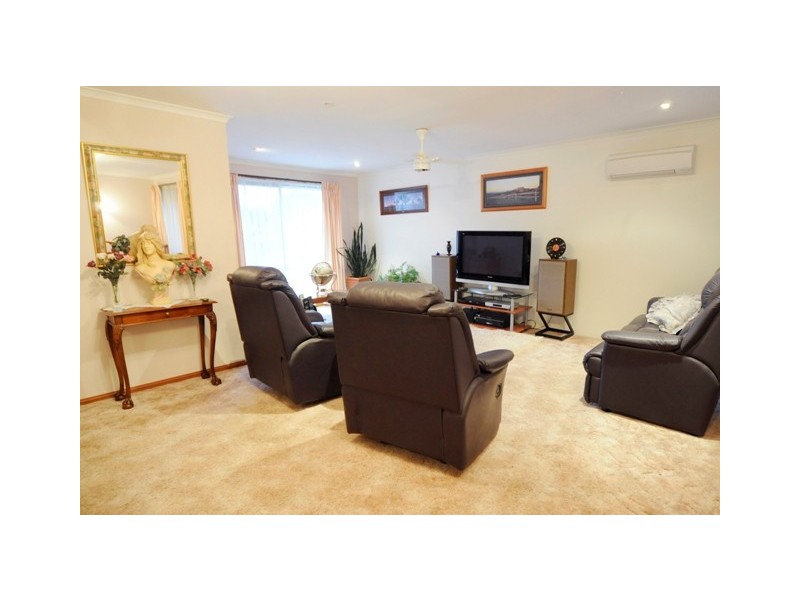 Summerhill TAS 7250
