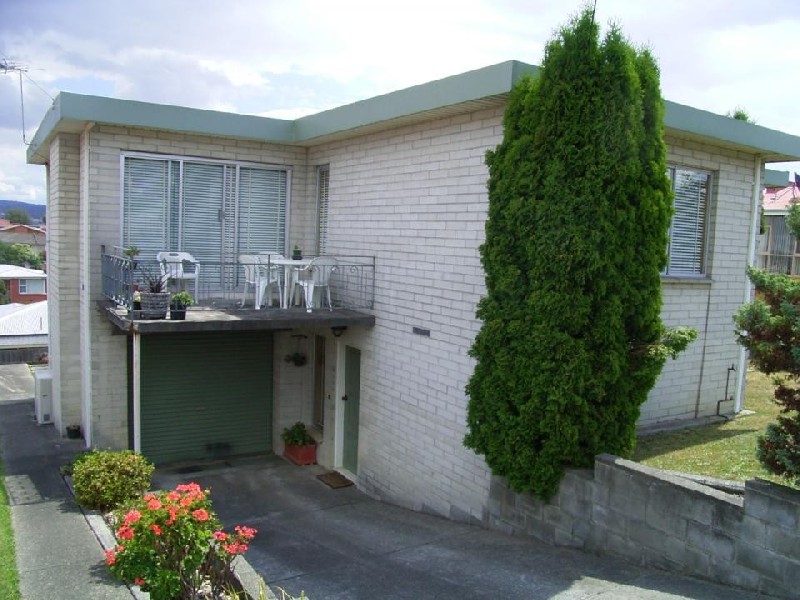 4 Crandon Crescent, Newnham TAS 7248