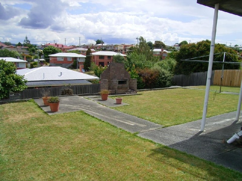 4 Crandon Crescent, Newnham TAS 7248