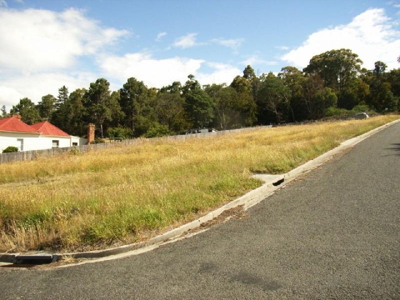 11 Bolton Street, Beaconsfield TAS 7270