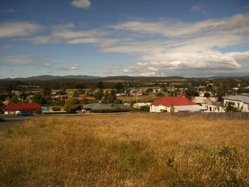 11 Bolton Street, Beaconsfield TAS 7270