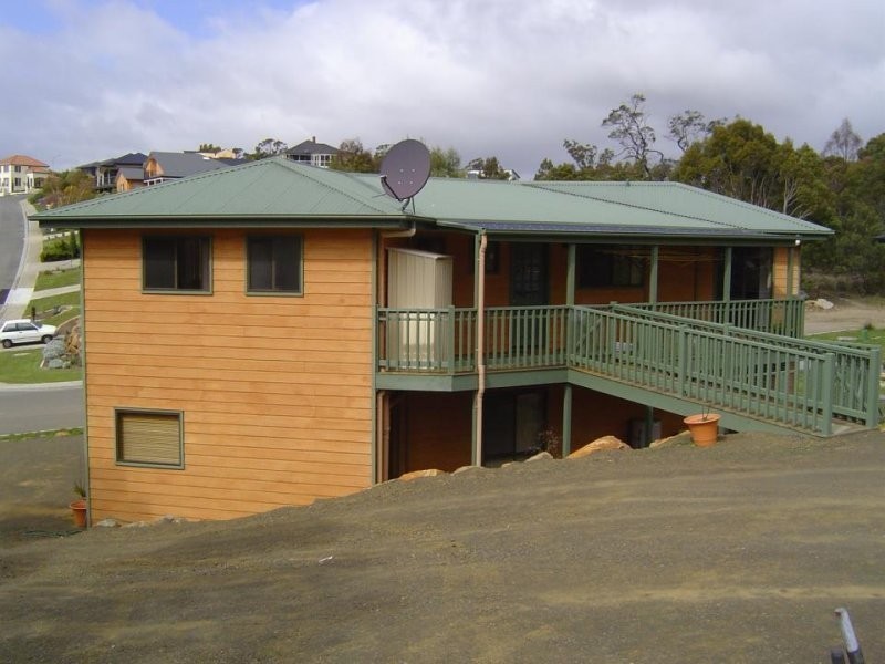 8 Jacqueline Place, Riverside TAS 7250