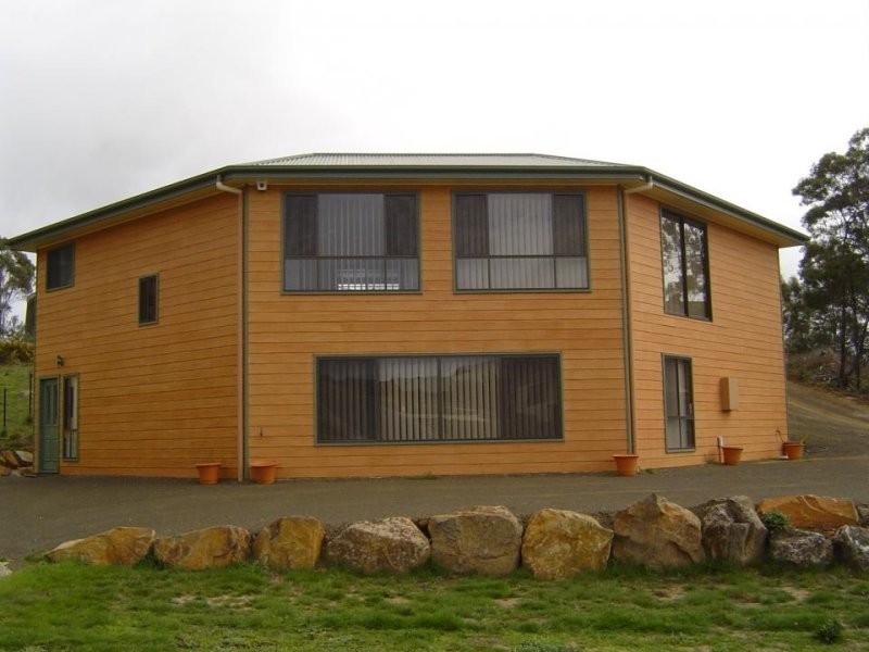 8 Jacqueline Place, Riverside TAS 7250