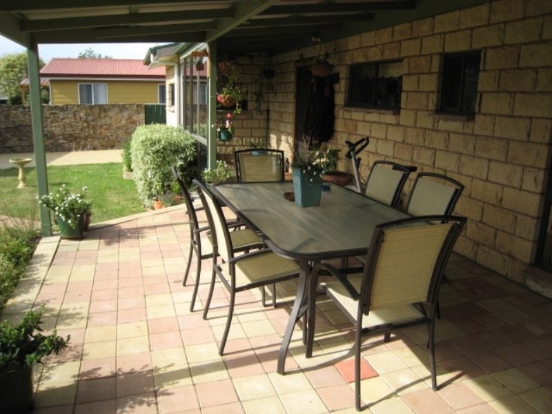 28 Archer Street, Cressy TAS 7302