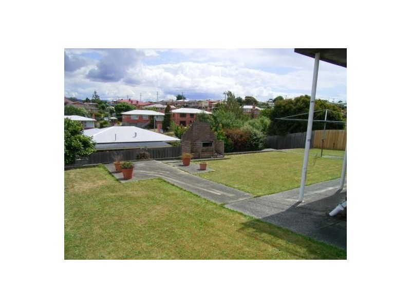 4 Crandon Crescent, Newnham TAS 7248