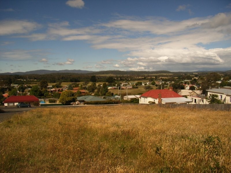 11 Bolton Street, Beaconsfield TAS 7270