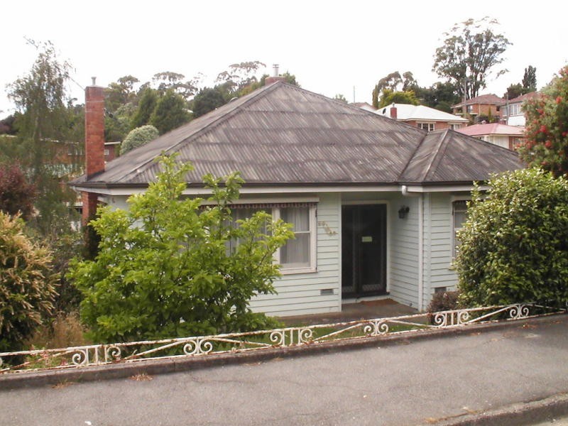 10 Pitt Avenue, Trevallyn TAS 7250