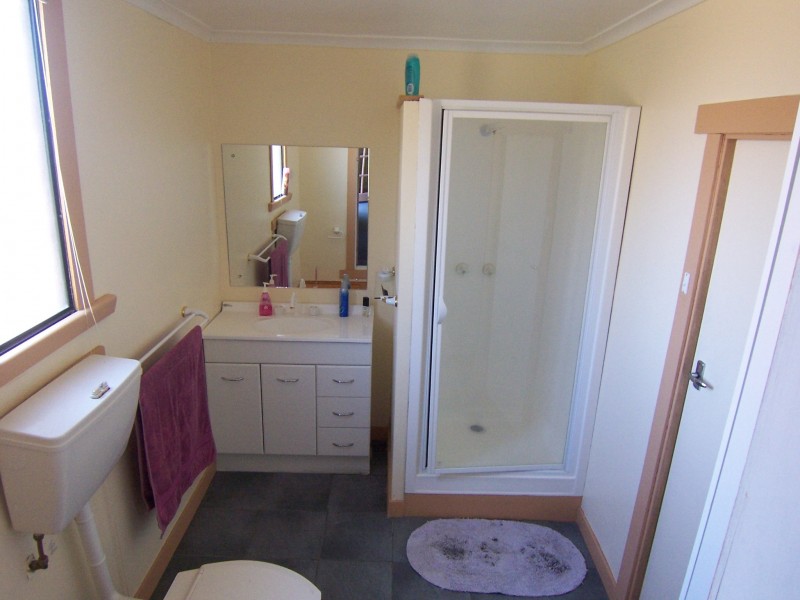 2/81  Tompsons Lane, Newnham TAS 7248