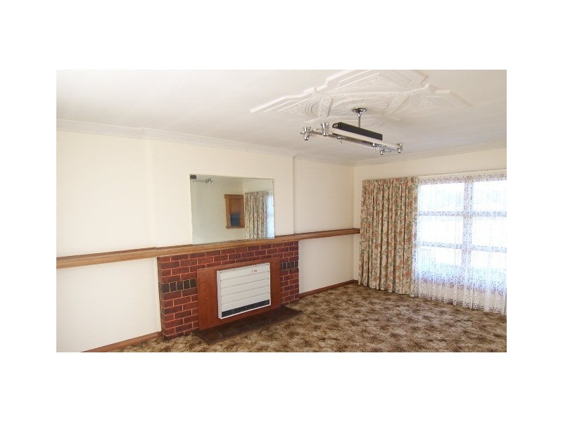 7 Alanvale Road, Newnham TAS 7248