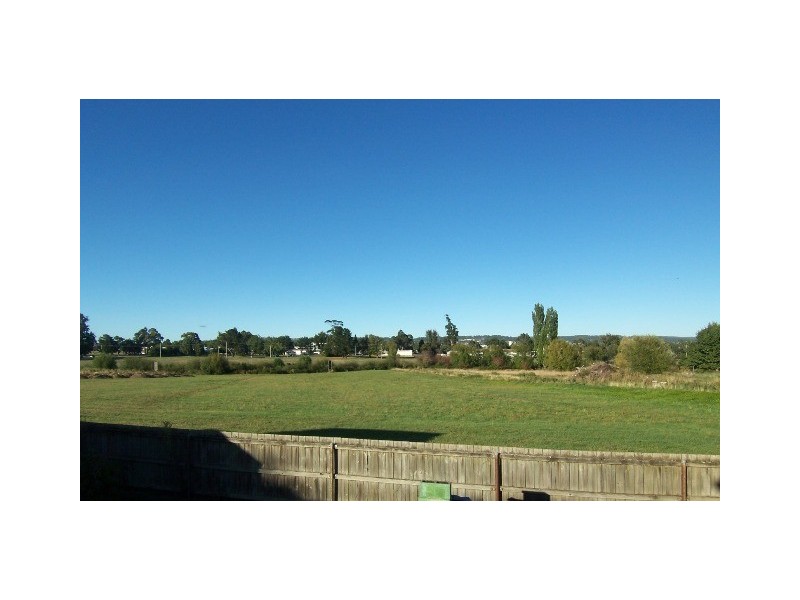 7 Alanvale Road, Newnham TAS 7248