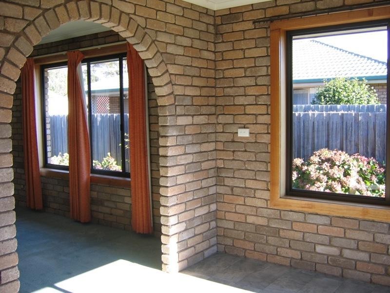 Summerhill TAS 7250
