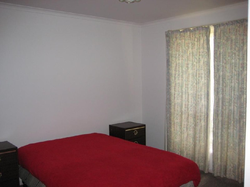 4/4 Roger Retreat, Newnham TAS 7248