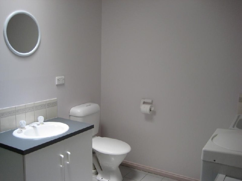 4/4 Roger Retreat, Newnham TAS 7248