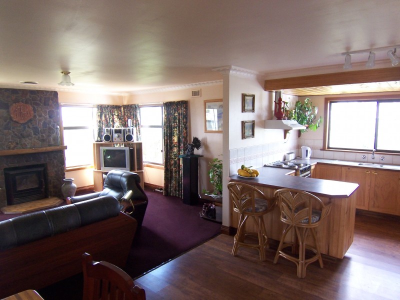 5 Charles Street, Cressy TAS 7302