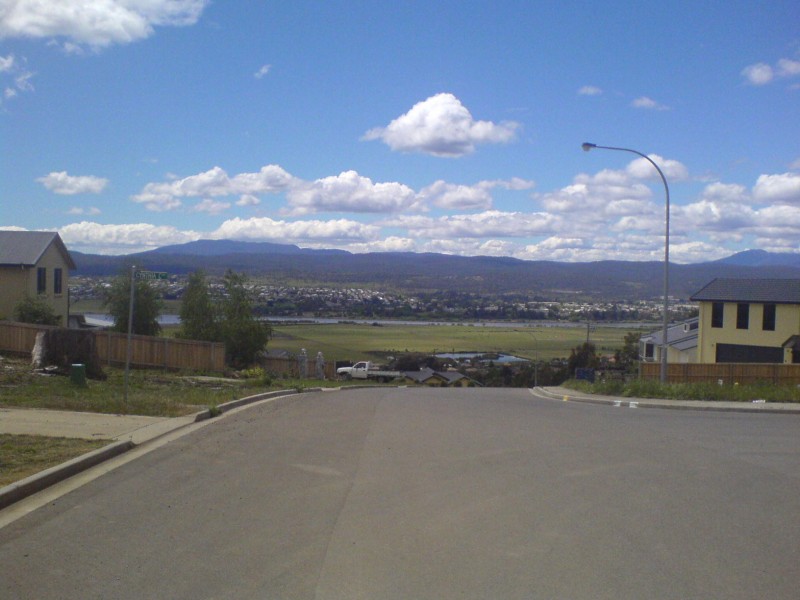 8 Jacqueline Place, Riverside TAS 7250