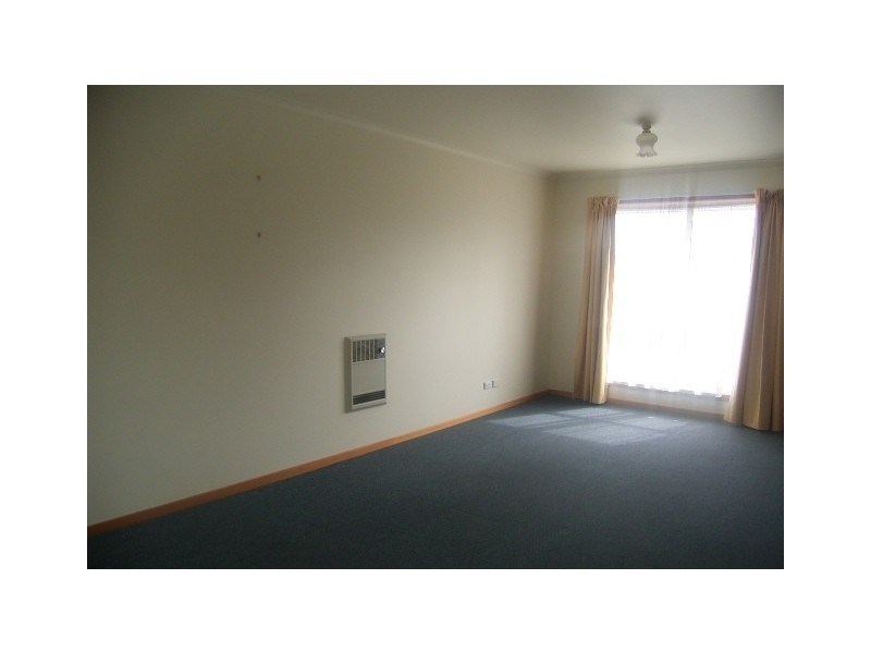 2/30b Notley Street, Newnham TAS 7248