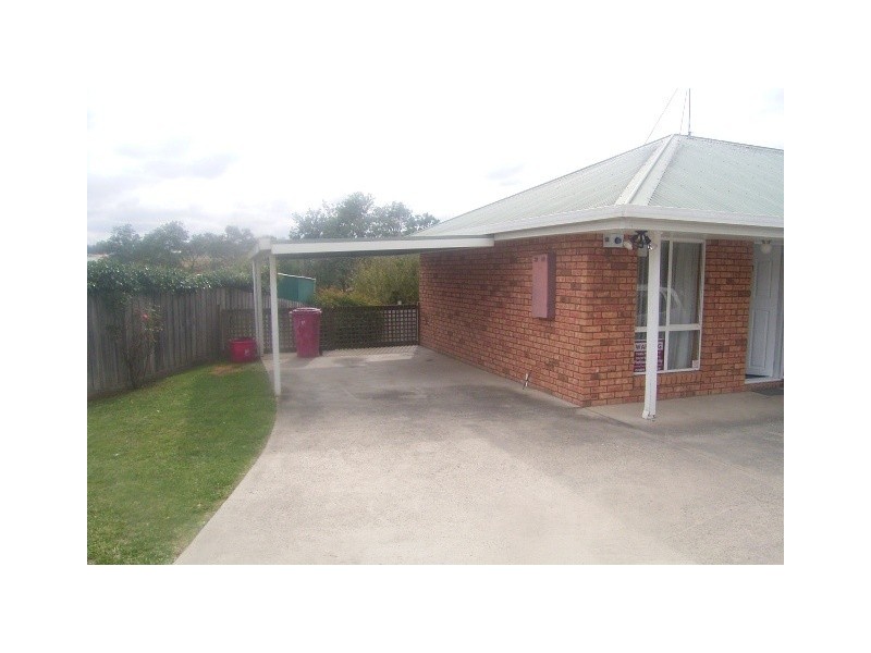 2/30b Notley Street, Newnham TAS 7248