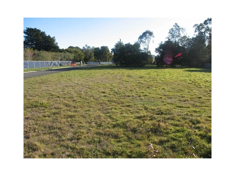 1 Carl Court, Swan Point TAS 7275