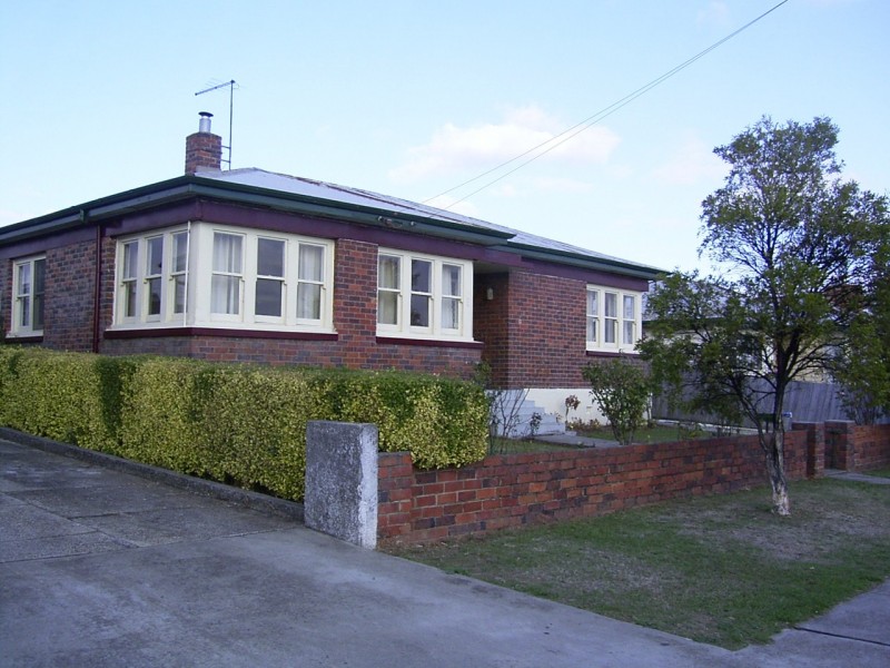 8 Sayer Street, Newnham TAS 7248