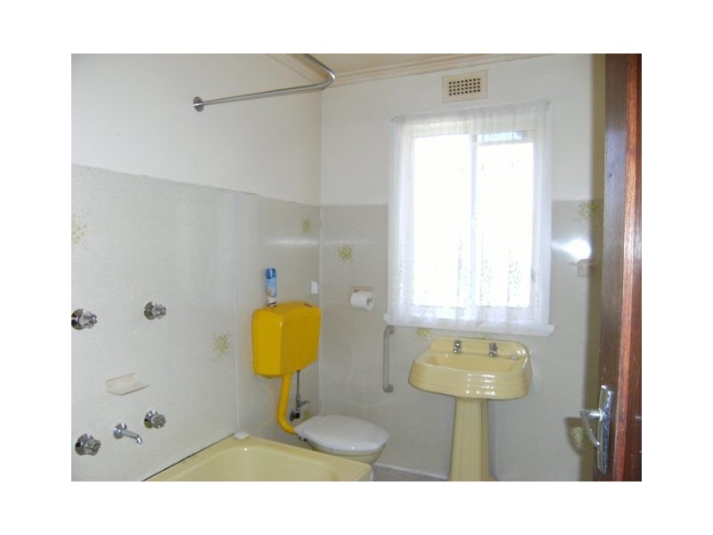 8 Sayer Street, Newnham TAS 7248