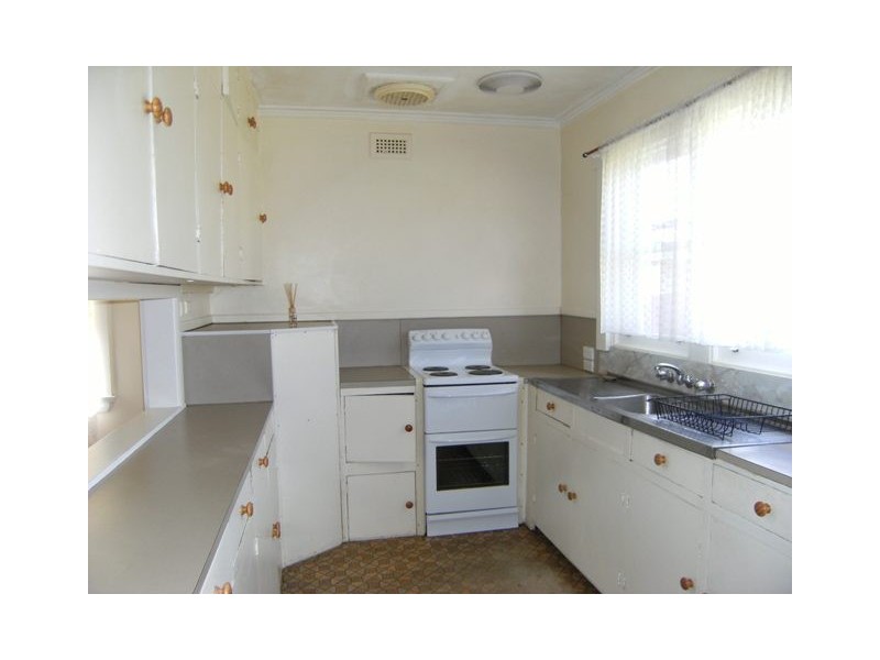 8 Sayer Street, Newnham TAS 7248