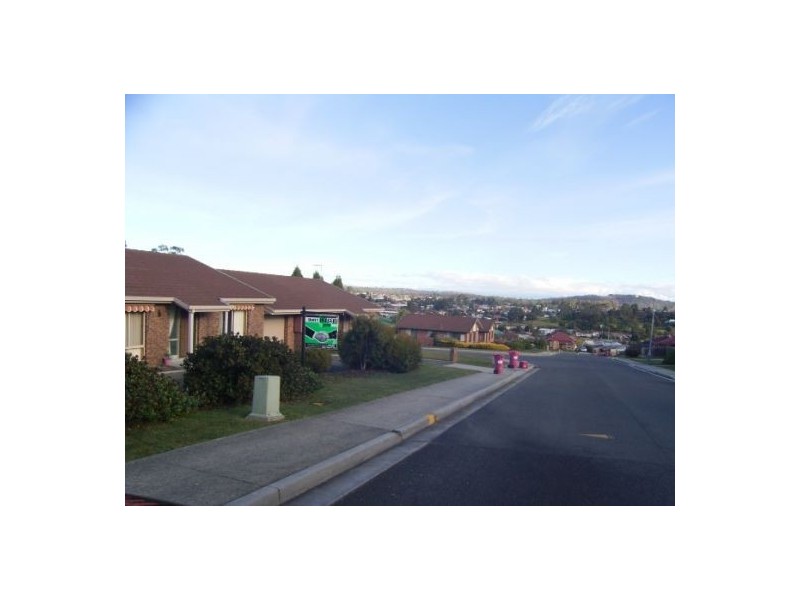 2/33 Harris Street, Summerhill TAS 7250