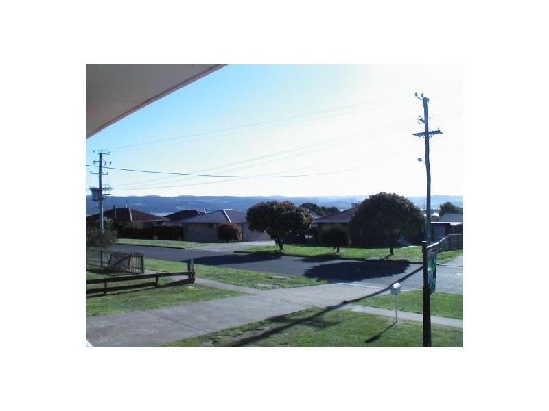 3b Bishops Drive, Newnham TAS 7248