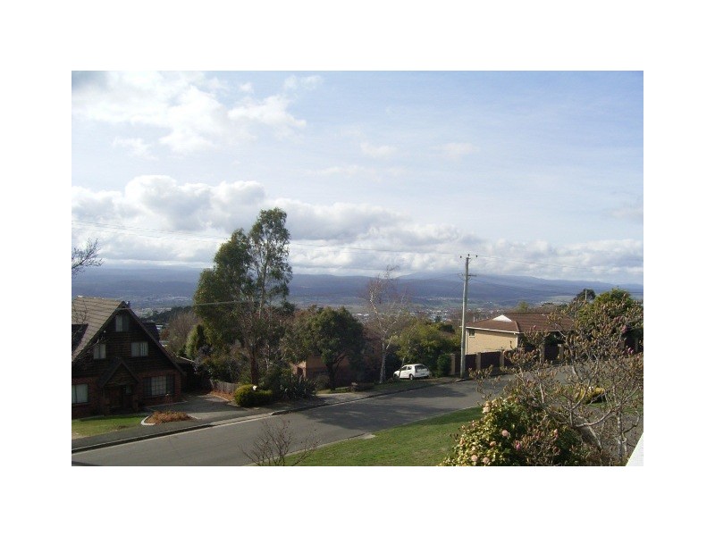 121 New World Avenue, Trevallyn TAS 7250