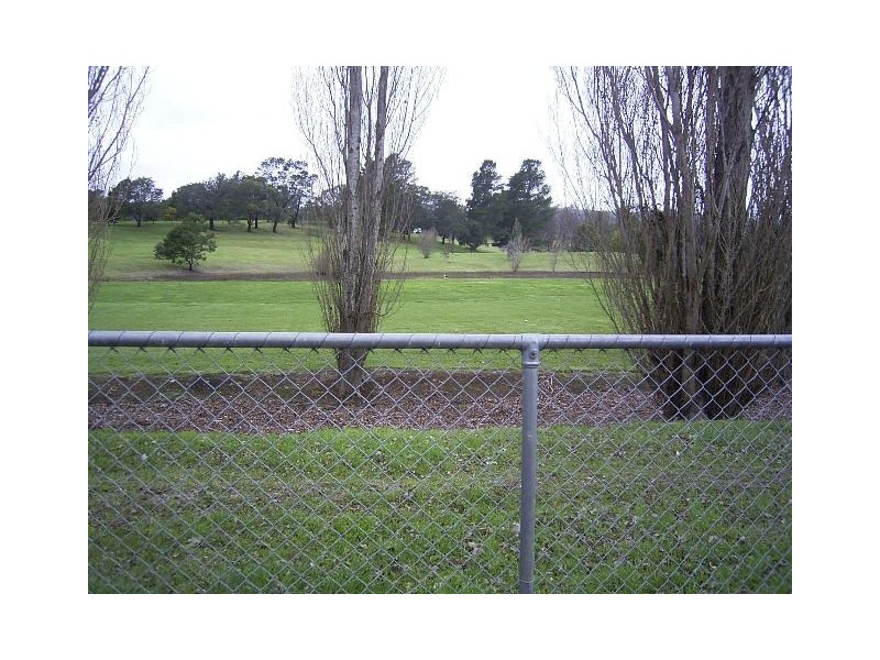 2/4 Roger Retreat, Newnham TAS 7248