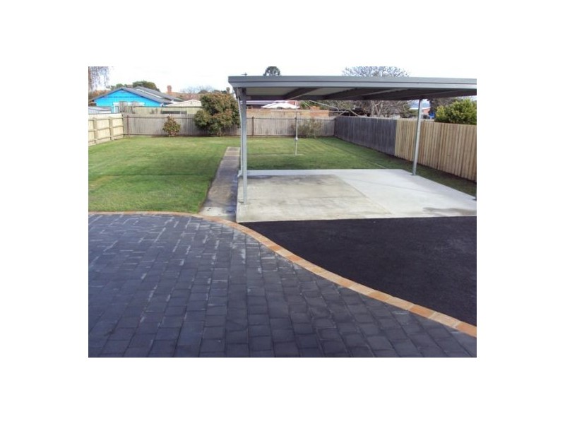 11 Dineen Street, Mowbray TAS 7248