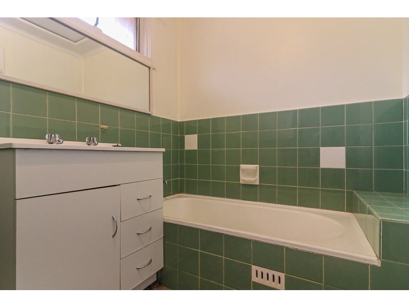 3 Caprera Road, Northmead NSW 2152